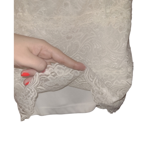 Le Chateau Lace Top - Picture 4 of 9